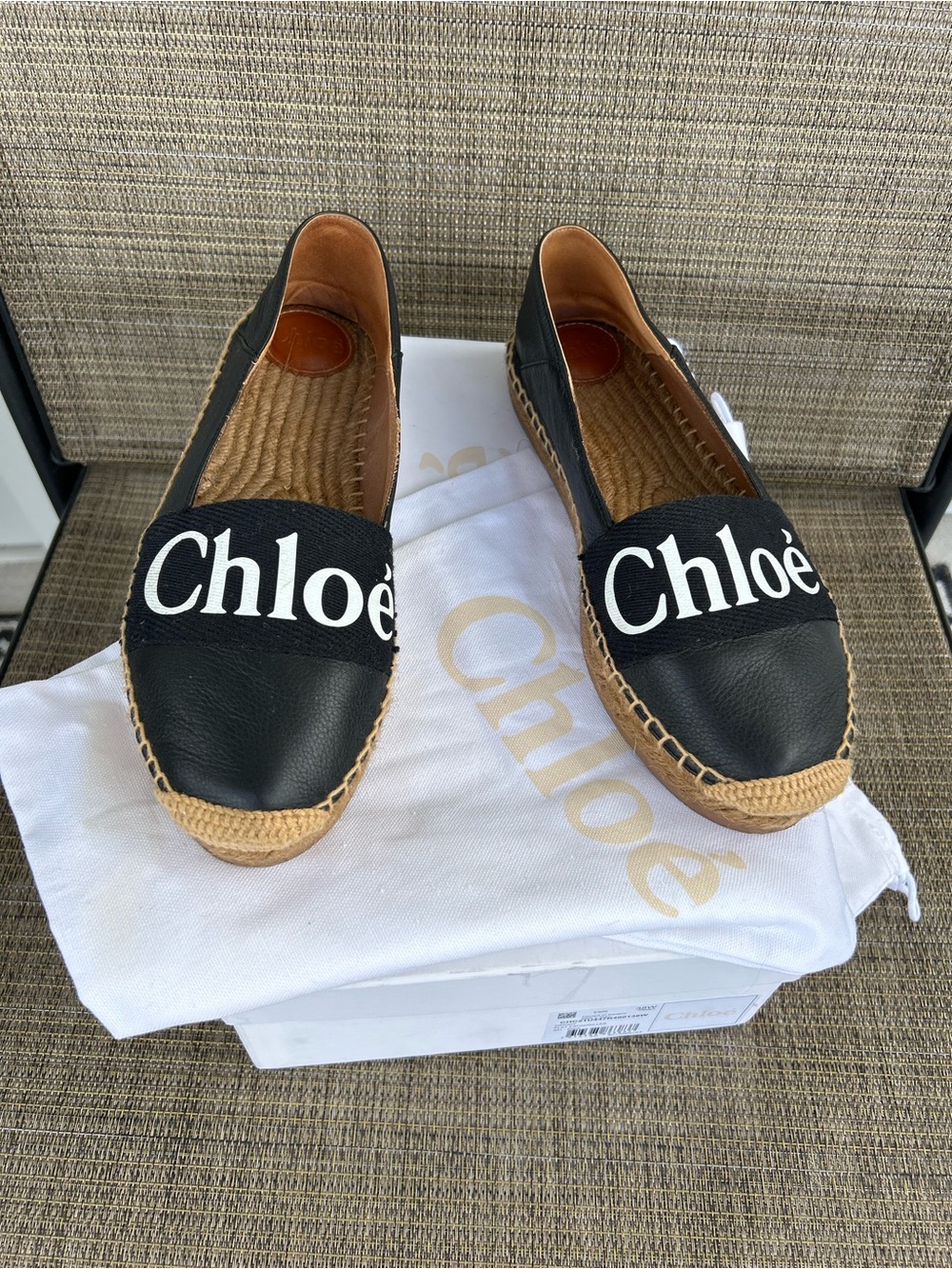 Like new Chloé size 38 7.5 Woody Flats Black Leather & Canvas Logo Espadrilles